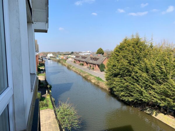 Barnsdale Close, Loughborough, LE11 5AN