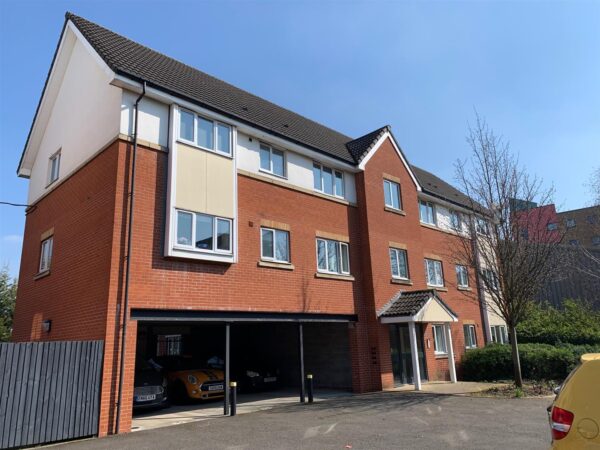 Barnsdale Close, Loughborough, LE11 5AN