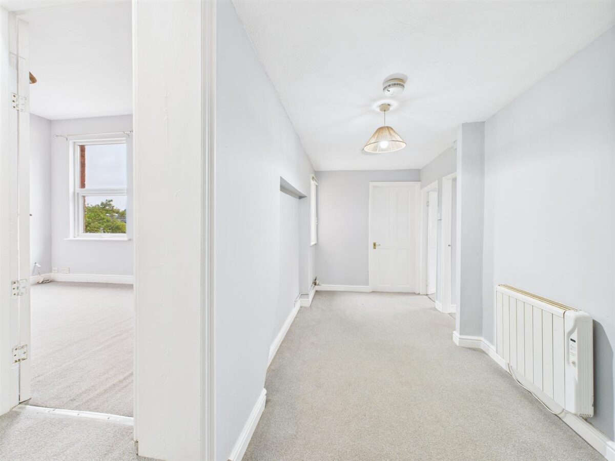 Charnwood Road, Shepshed, LE12 9QE