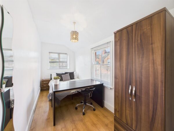 Bampton Street, Loughborough - INC BILLS OPTION