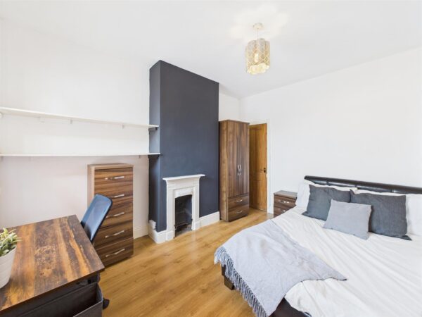 Bampton Street, Loughborough - INC BILLS OPTION