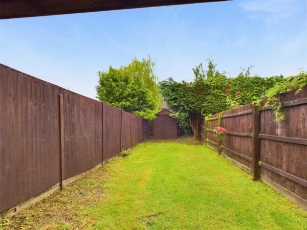 Maple Road, Loughborough, LE11 2JR (INC ALL BILLS)