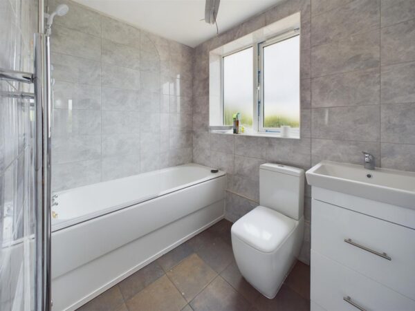 Lansdowne Drive, Loughborough, LE11 2BX
