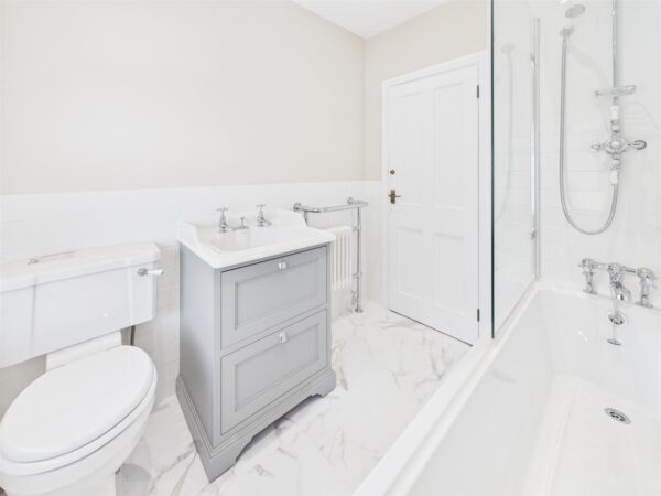 Maplewell Road, Woodhouse Eaves, LE12 8QY