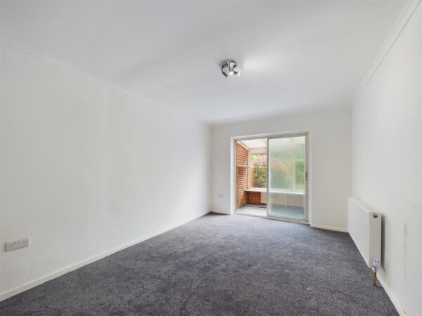 Lansdowne Drive, Loughborough, LE11 2BX