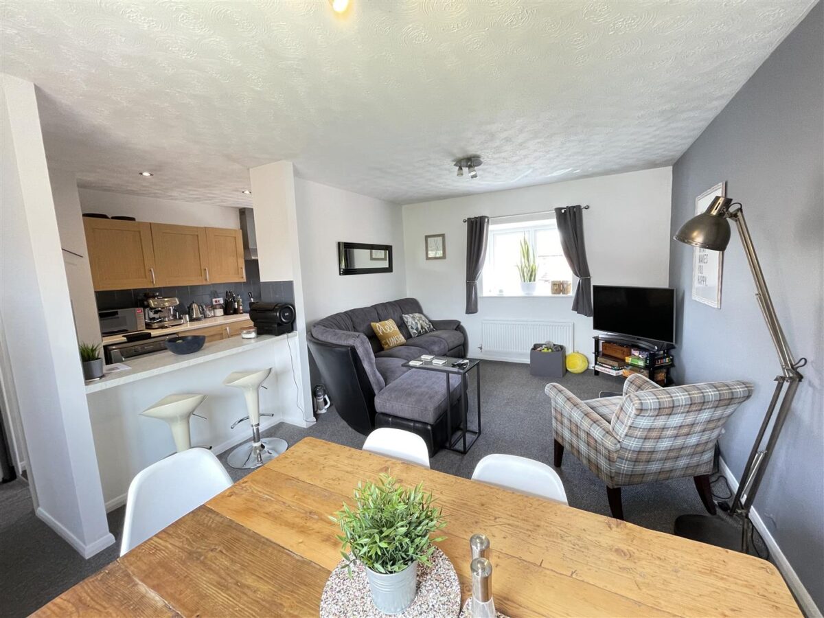 Laurel Road, Loughborough, LE11 2NL