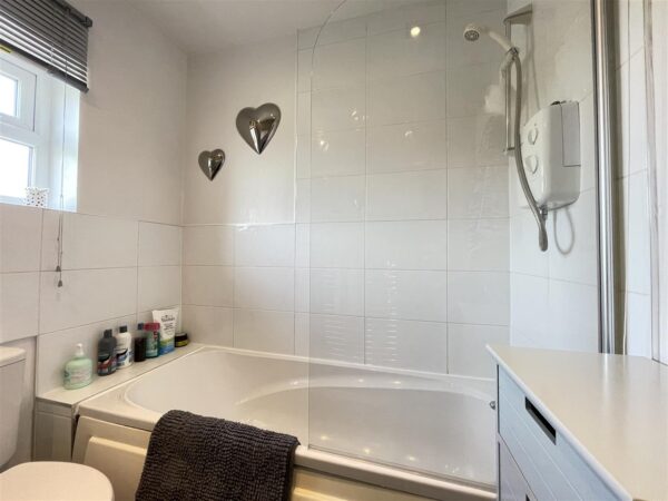 Laurel Road, Loughborough, LE11 2NL