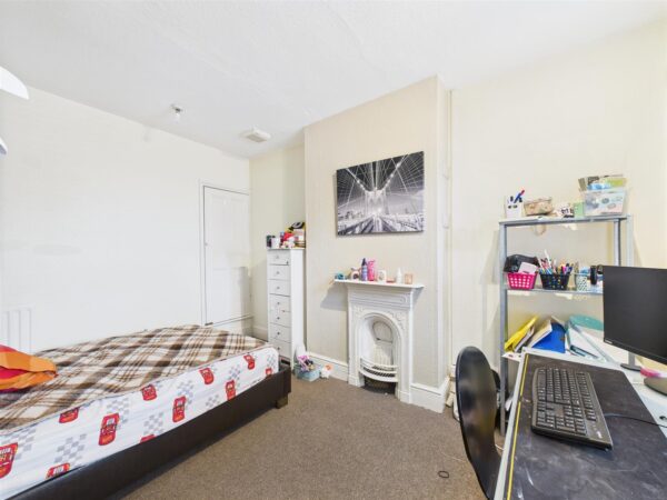 Oxford Street, Loughborough, LE11 5DP