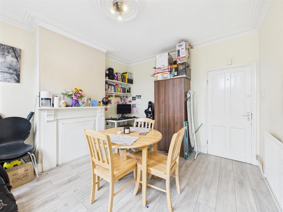 Oxford Street, Loughborough, LE11 5DP