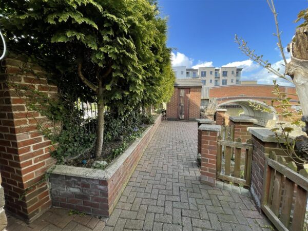 Bridgeside Cottages, Loughborough, LE11 1PZ