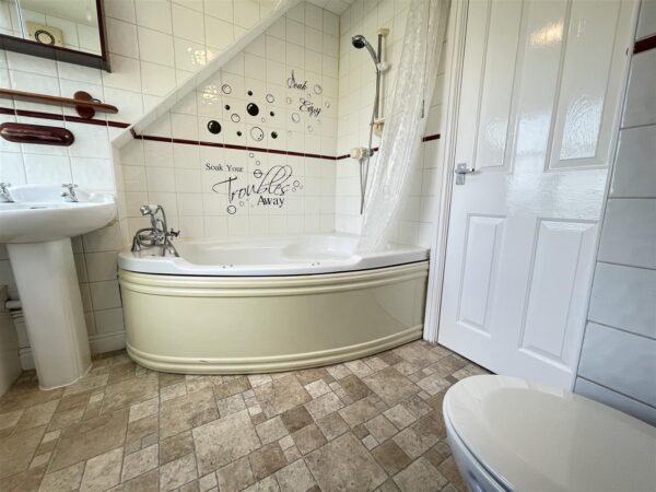 Bridgeside Cottages, Loughborough, LE11 1PZ