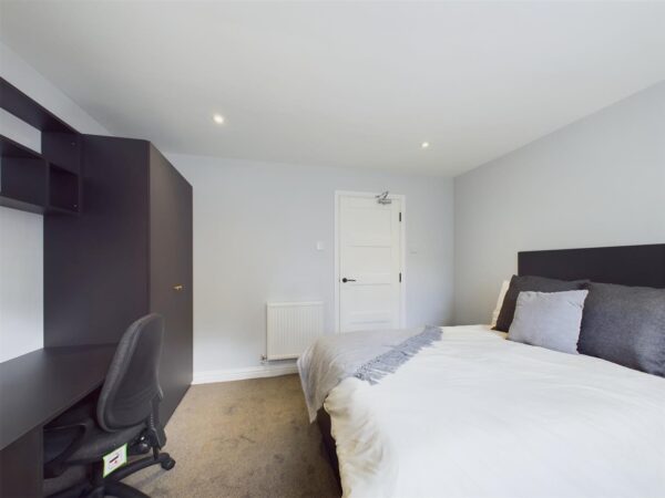 Garendon Road, Loughborough - INC BILLS OPTION