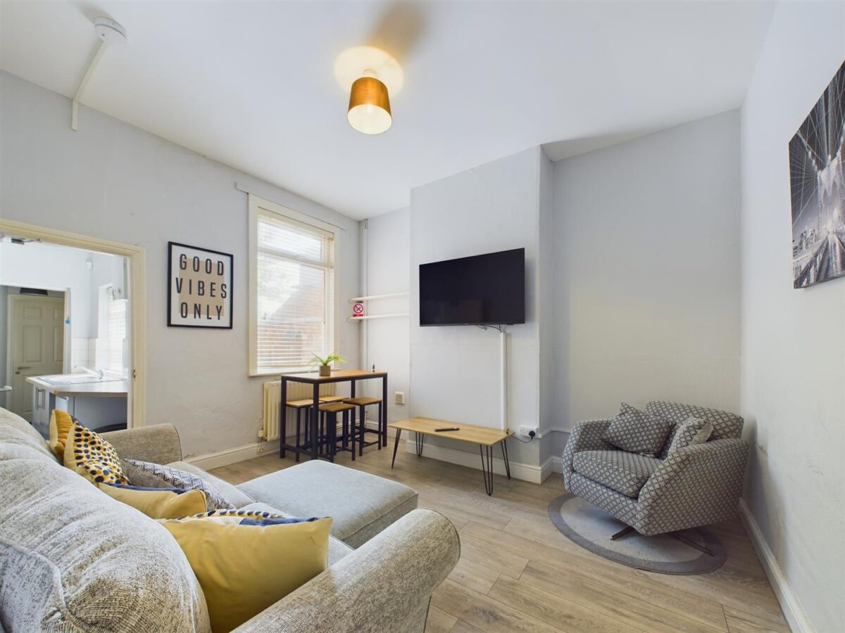 Broad Street, Loughborough - INC BILLS OPTION