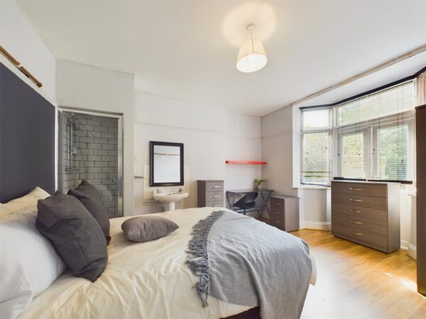Ashby Road, Loughborough - INC BILLS OPTION