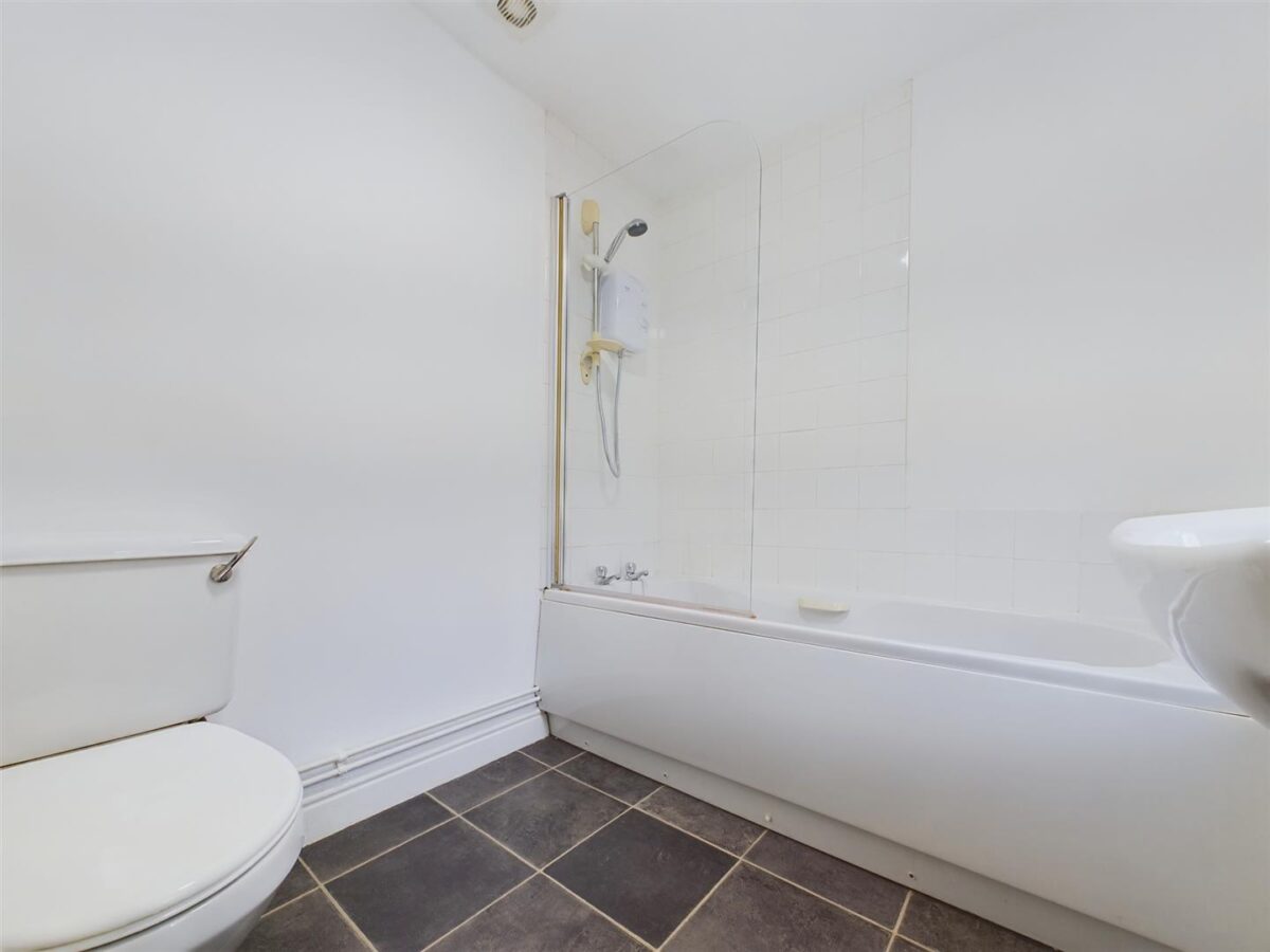 William Street, Loughborough  - INCL BILLS OPTION