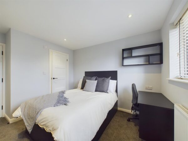 Garendon Road, Loughborough - INC BILLS OPTION