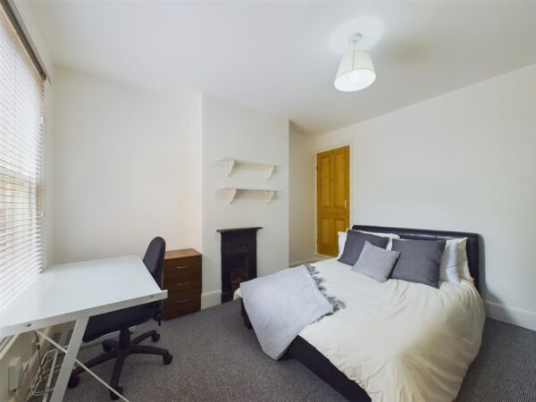 William Street, Loughborough  - INCL BILLS OPTION
