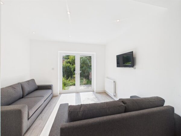 Beacon Road, Loughborough - INC BILLS OPTION