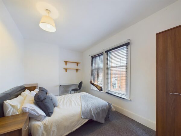 William Street, Loughborough  - INCL BILLS OPTION