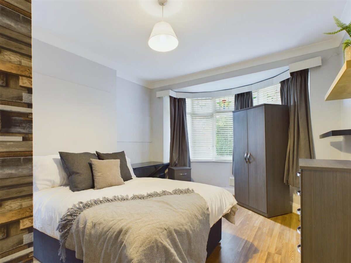 Ashby Road, Loughborough - INC BILLS OPTION