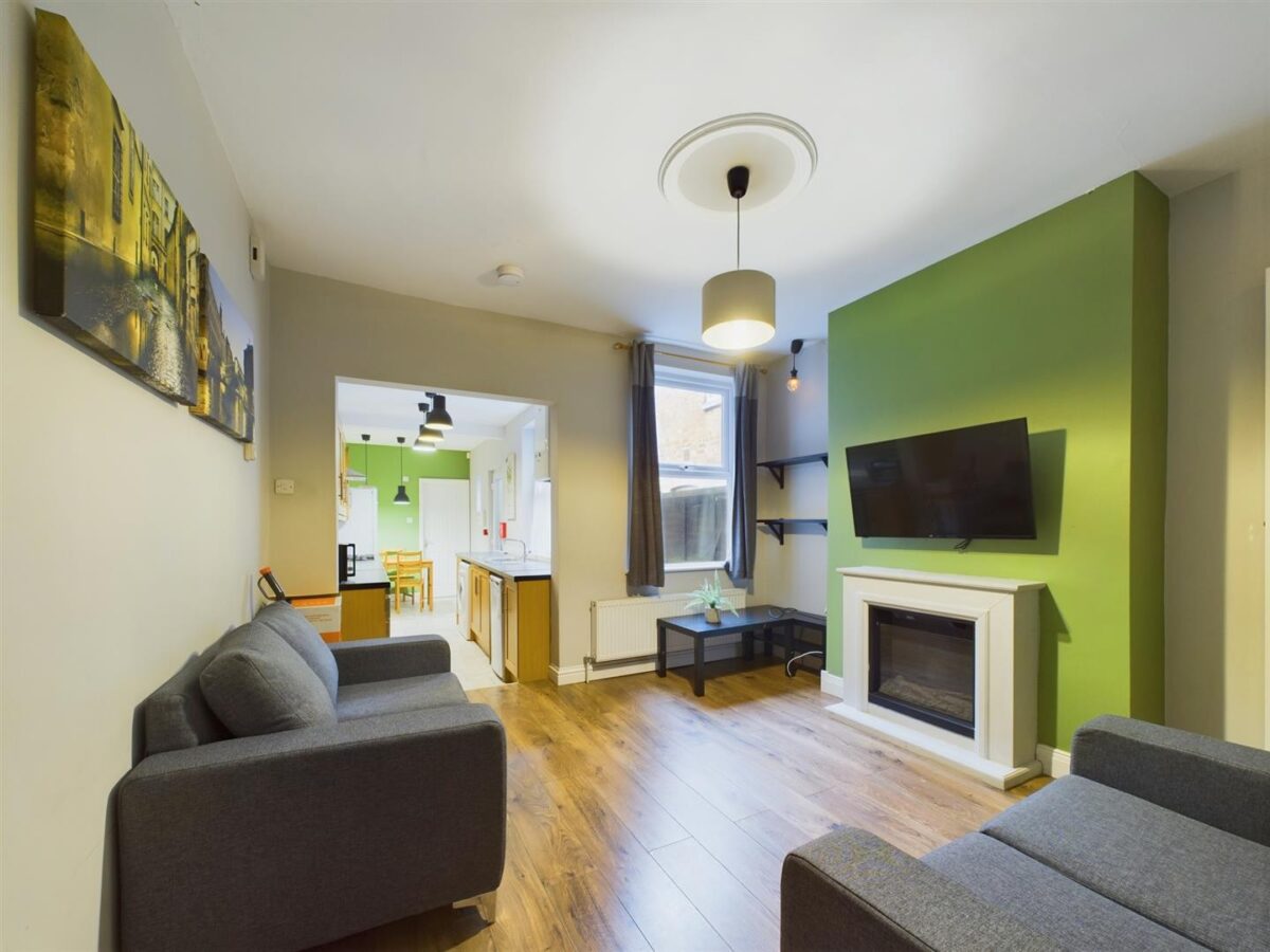 Burleigh Road, Loughborough - INCL BILLS OPTION