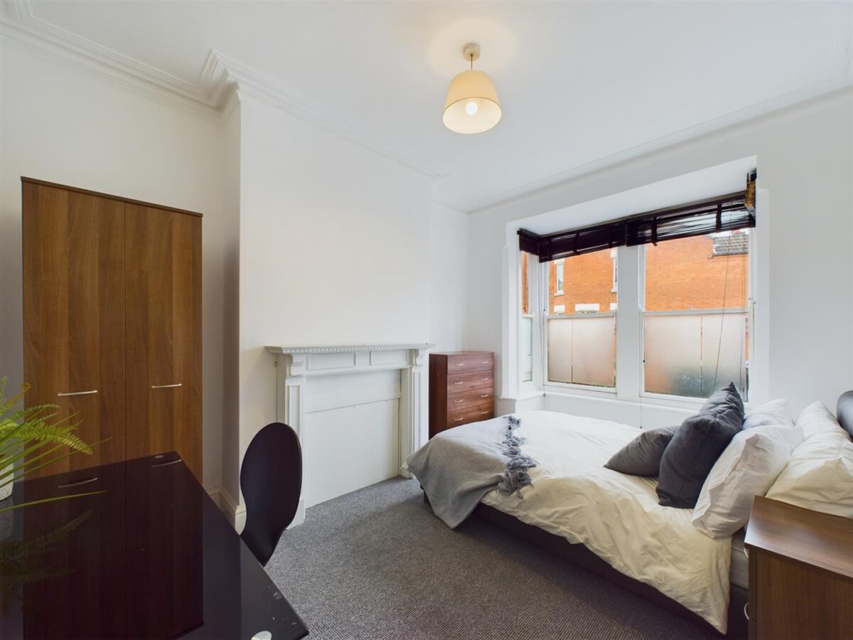 William Street, Loughborough  - INCL BILLS OPTION