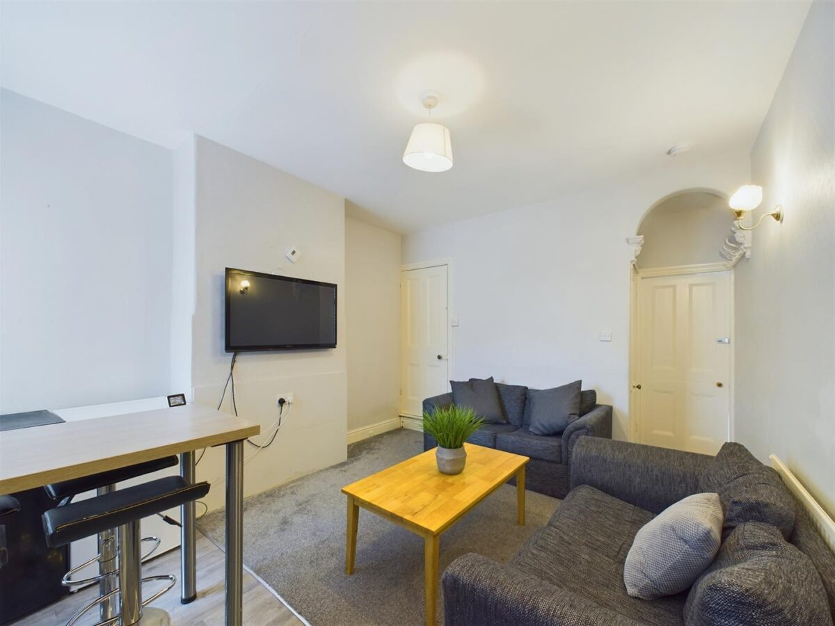 Caldwell Street, Loughborogh - INCL BILLS OPTION