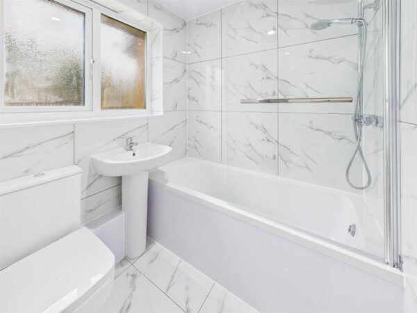 Roundhill Way, Loughborough, LE11 4WB