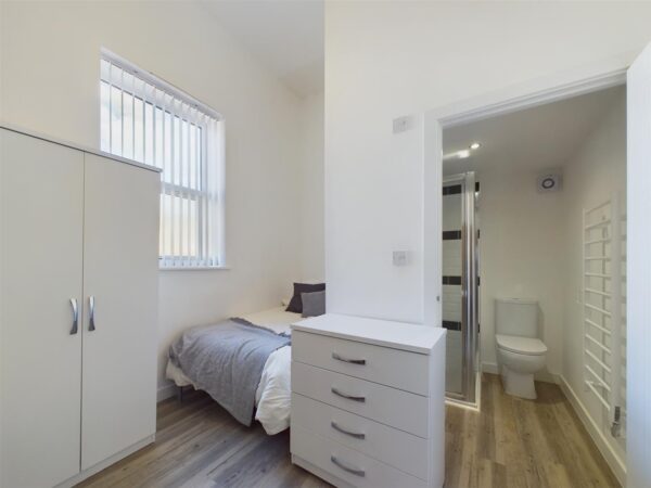 Market Place, Loughborough - INC BILLS OPTION