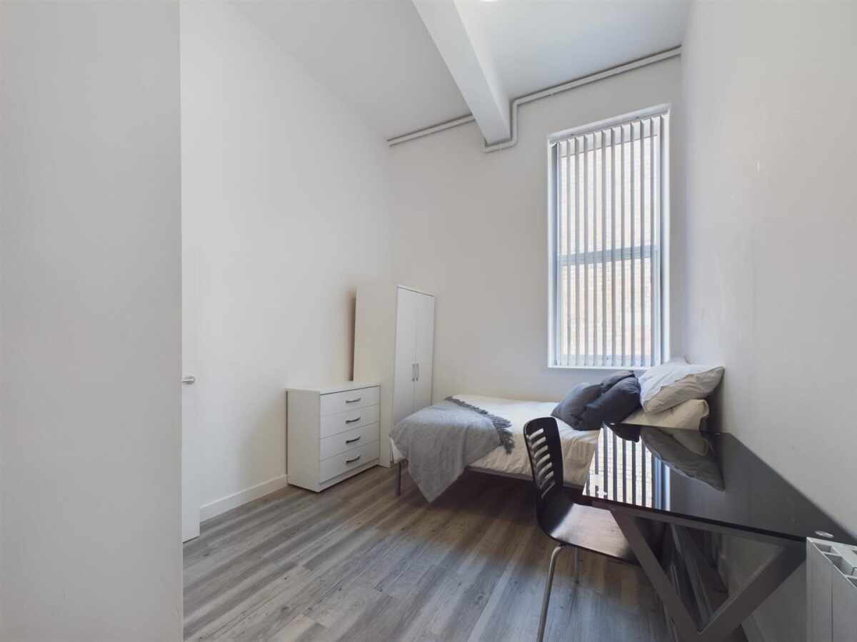 Market Place, Loughborough - INC BILLS OPTION