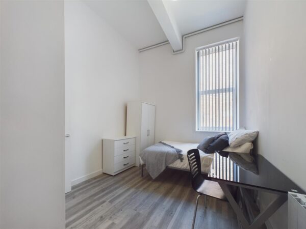 Market Place, Loughborough - INC BILLS OPTION