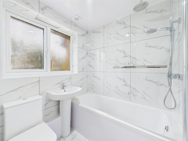 Roundhill Way, Loughborough, LE11 4WB