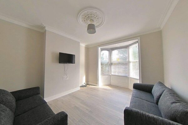 Station Street, Loughborough - INCL BILLS OPTION