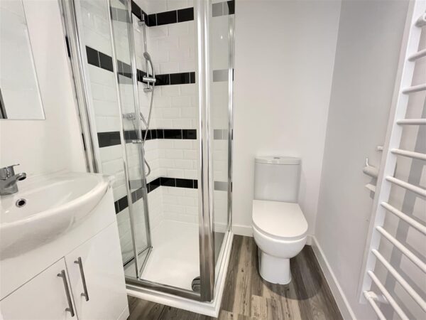 Market Place, Loughborough - INC BILLS OPTION