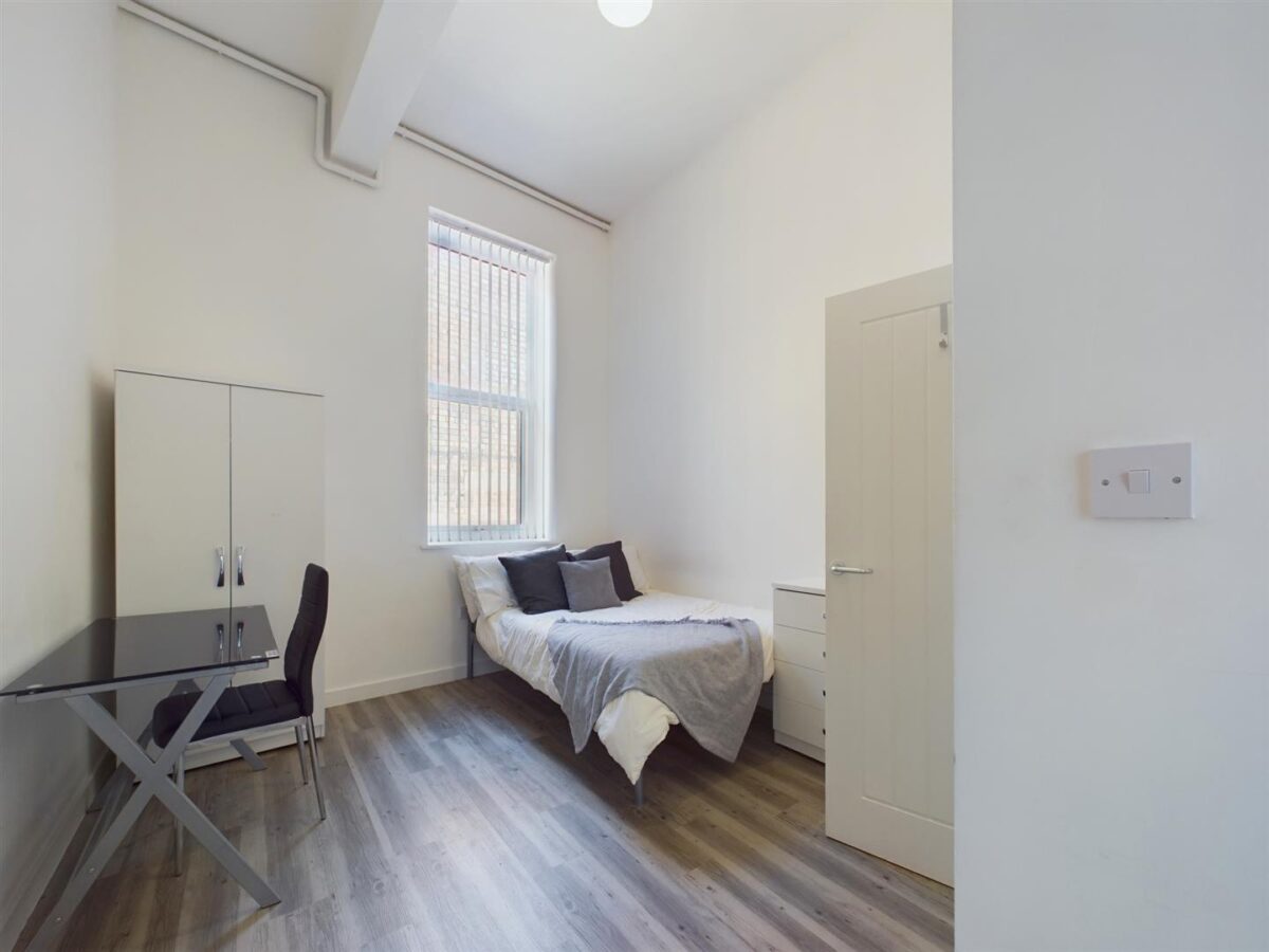 Market Place, Loughborough - INC BILLS OPTION