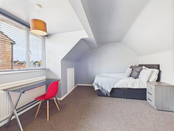 Derby Road, Loughborough - INC BILLS OPTION