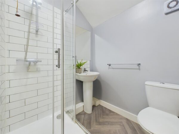 Burleigh Road, Loughborough - INC BILLS OPTION