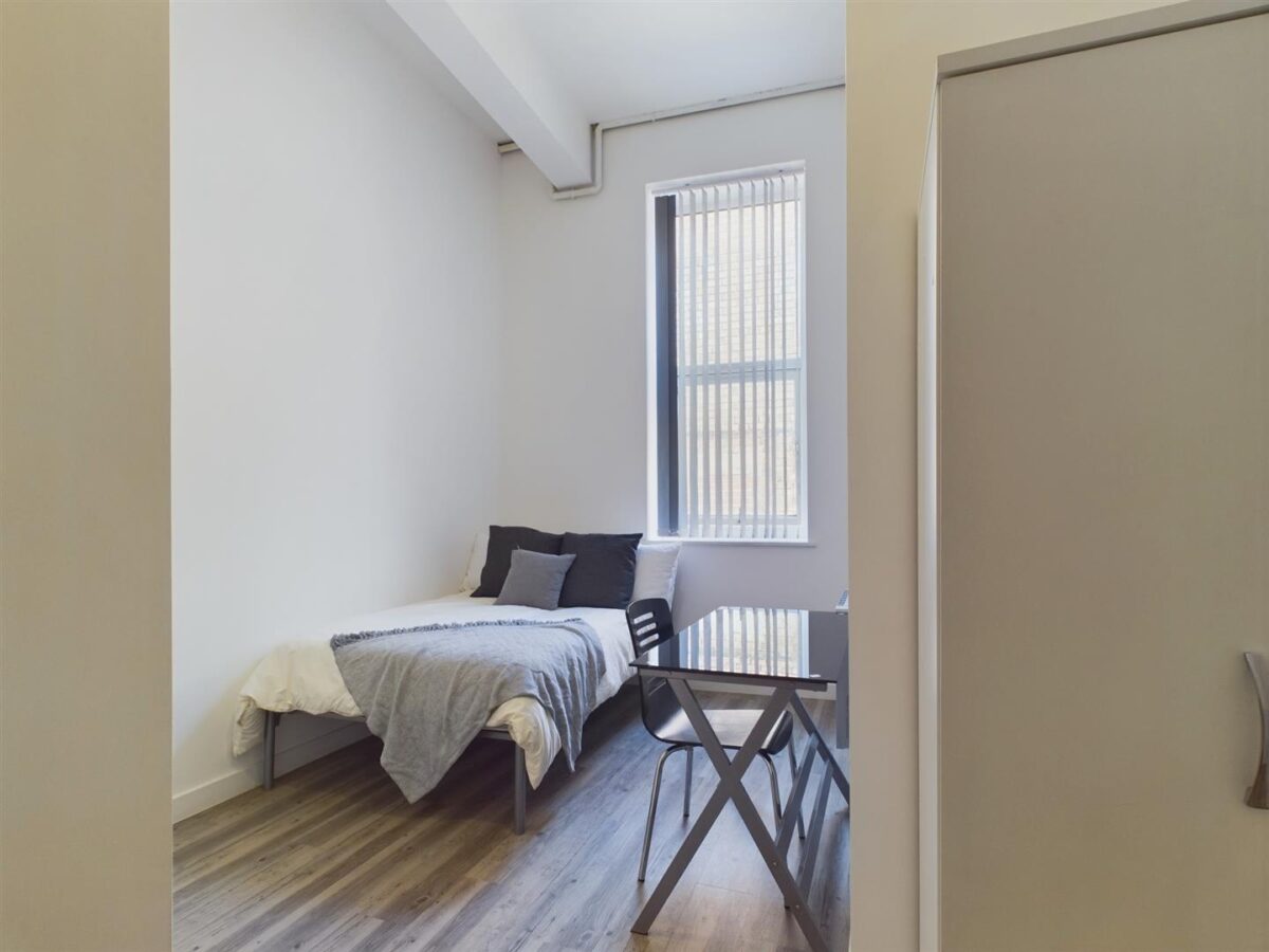 Market Place, Loughborough - INC BILLS OPTION