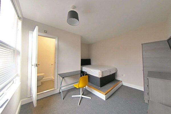 Station Street, Loughborough - INCL BILLS OPTION