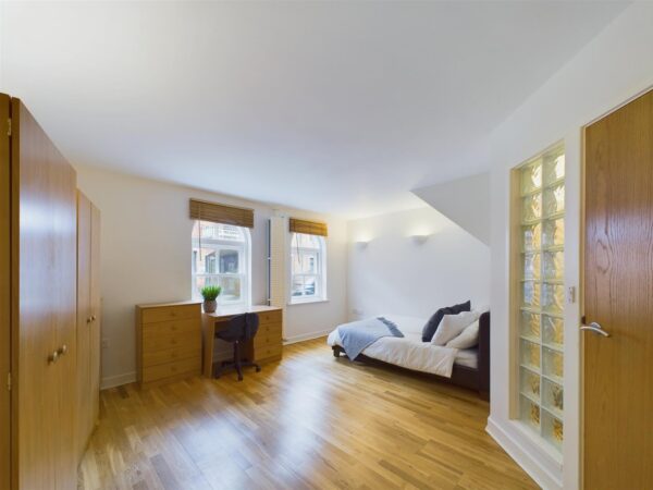 Adcocks Close, Loughborough - INC BILLS OPTION