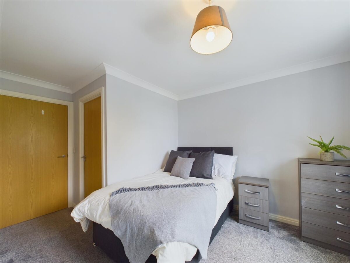 Cherry Croft, Kingfisher Way - INC BILLS OPTION