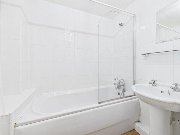 Moorhen Way, Loughborough - INC BILLS OPTION