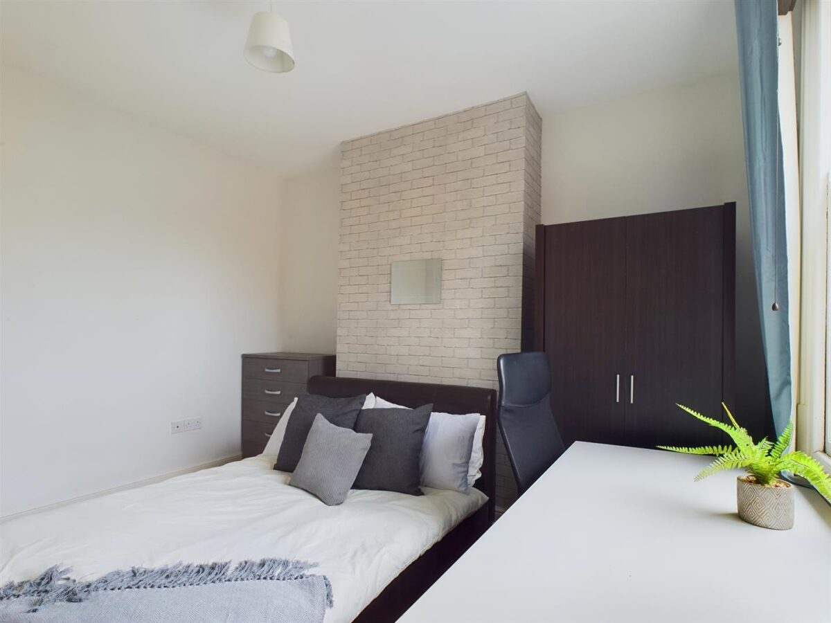 Ashby Road, Loughborough - INC BILLS