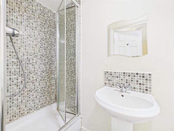 Goods Yard Close, Loughborough - INC BILLS OPTION