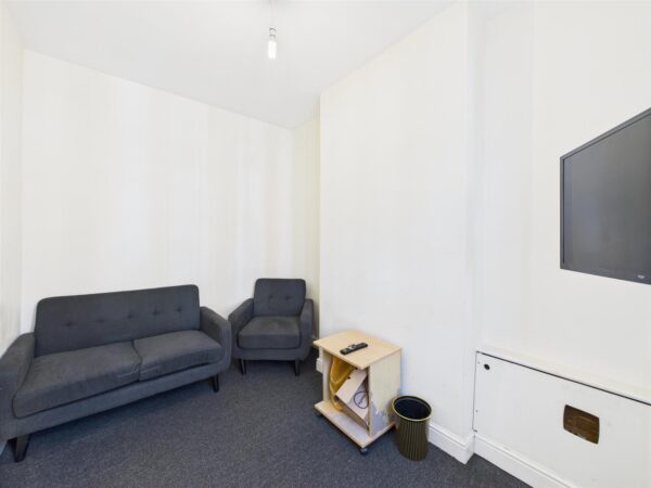 Station Street, Loughborough - INCL BILLS