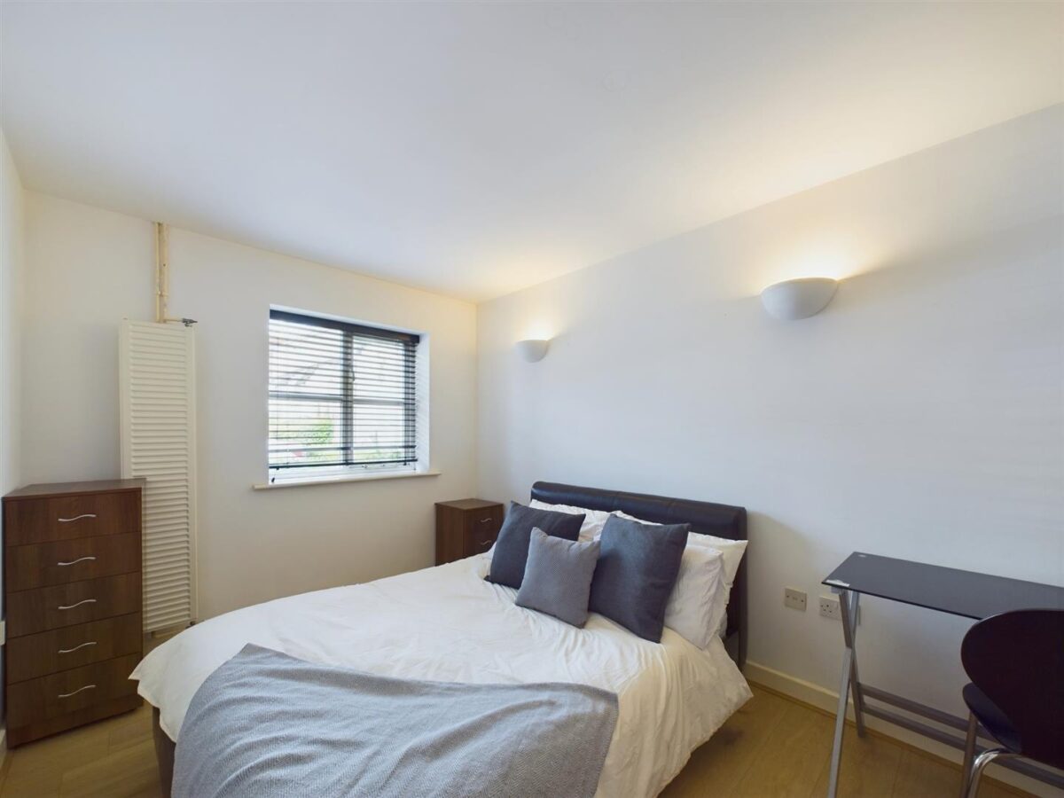 Adcocks Close, Loughborough - INC BILLS OPTION