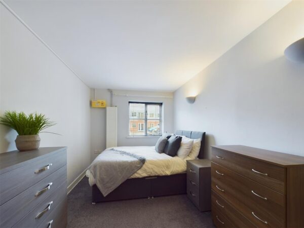 Adcocks Close, Loughborough - INC BILLS OPTION