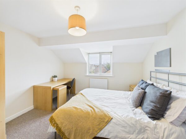 Goods Yard Close, Loughborough - INC BILLS OPTION