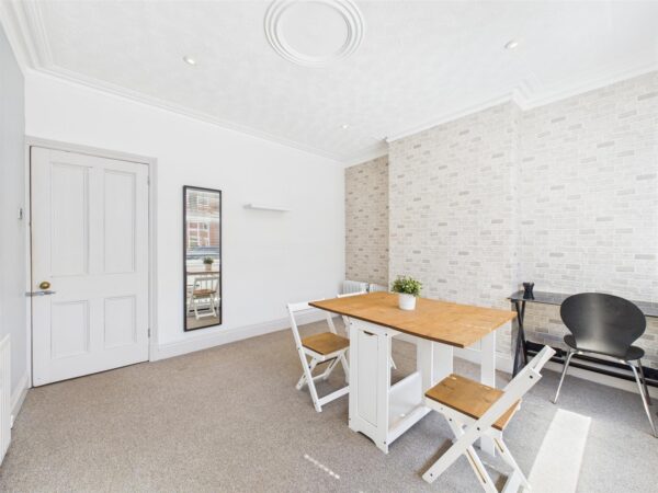 George Street, Loughborough - BILLS INC OPTION