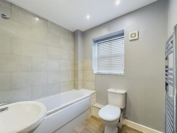 Adcocks Close, Loughborough - INC BILLS OPTION